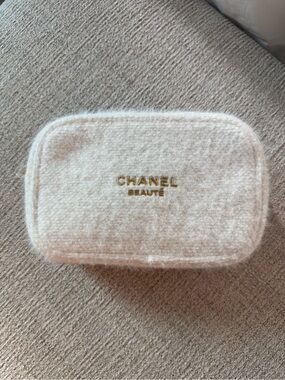 CHANEL Cream Textured Beauté Cosmetic Pouch with Gold Logo